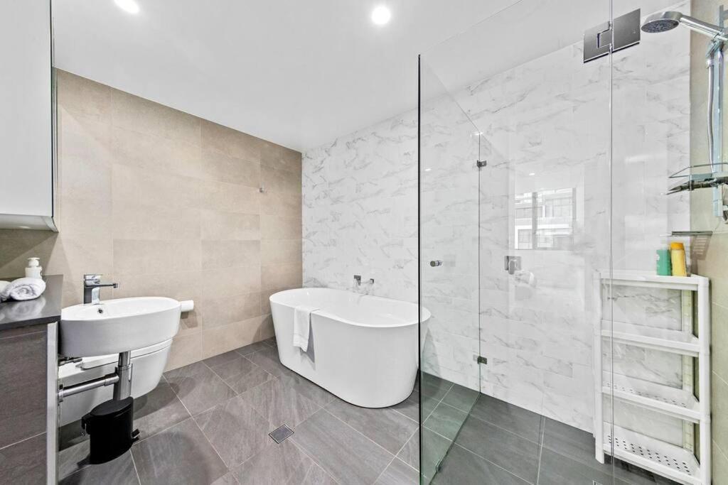 Four Bedroom Apartment With Facilities In Olympic Park Sidney Dış mekan fotoğraf