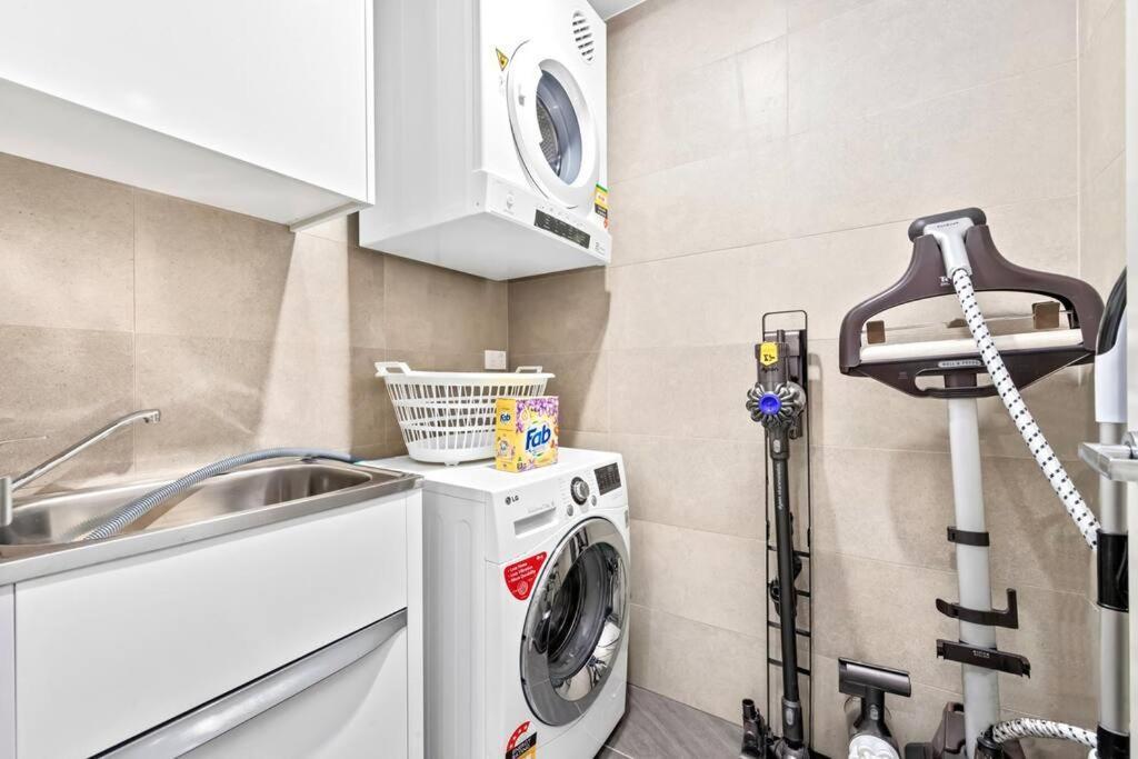 Four Bedroom Apartment With Facilities In Olympic Park Sidney Dış mekan fotoğraf